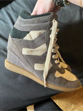 Sam Edelman Gray and Cream Wedge Sneaker